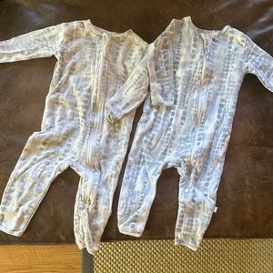 Dreamland baby pajamas 2 one grey and one light blue good condition Size 6-12